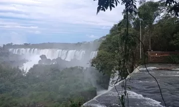 Polícia argentina investiga queda de turista canadense nas Cataratas do Iguaçu