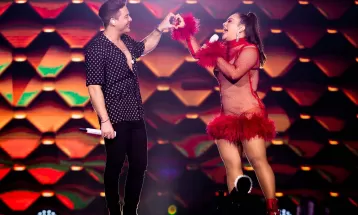 Wesley Safadão faz 'TBT 2' ao gravar, em Caruaru, show com Márcia Fellipe, Mara Pavanelly e Raí Saia Rodada