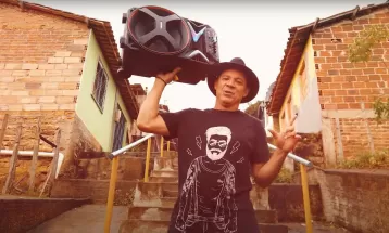 'Tá na hora do Jair já ir embora': Juliano Maderada, o dono do jingle de Lula que chegou às paradas