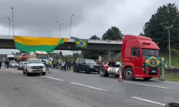 Protestos contra resultado das eleições bloqueiam rodovias no Paraná, nesta terça-feira (1º); veja pontos