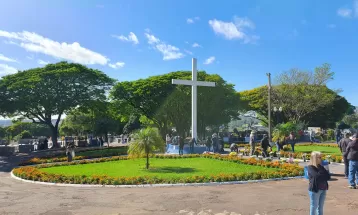 Mais de 40 mil pessoas são esperadas no cemitério de Umuarama durante Finados; veja horários