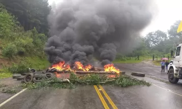 Veja quais pontos são bloqueados em rodovias do Paraná por protestos contra o resultado das eleições, nesta quinta-feira (3)