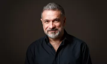 DJ Memê reapresenta gravações de Caetano Veloso, Dalto, Ed Motta, Lady Zu, Maria Bethânia e Rita Lee no disco 'Clássicos reboot 1'