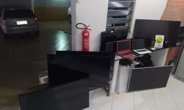 VÍDEO: PM recupera televisores e notebooks furtados de casa; suspeitos foram flagrados por câmeras de segurança
