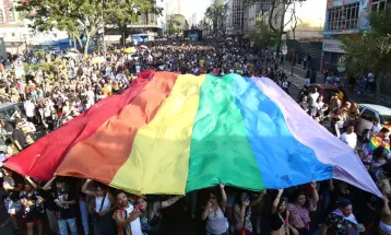Parada da Diversidade muda trânsito no Centro Cívico, em Curitiba; veja rotas