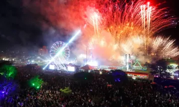 Show de fogos e apresentações musicais marcam abertura das luzes de Natal 2022, em Cascavel; FOTOS 