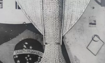 Réplica da Taça Jules Rimet feita de vime mobilizou multidão nas ruas de Curitiba após conquista da Copa de 1970; VÍDEO