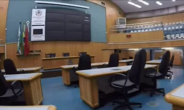 Dois novos cargos na Câmara de Londrina podem custar quase R$ 750 mil por ano, segundo projeto