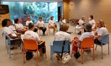 Conheça o clube de leitura para idosos sediado em Ribeirão Preto, SP, que é finalista do Prêmio Jabuti 