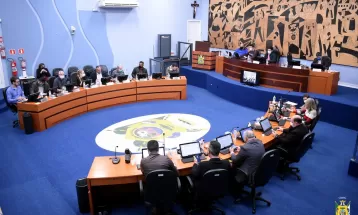 Câmara rejeita abertura de Comissão Processante para investigar prefeita de Ponta Grossa por supostas irregularidades na área de saúde