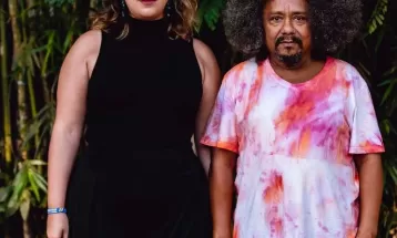 Chico César conta com a voz de Alice Caymmi ao abrir parceria com Ronaldo Bastos no single 'Do acaso'