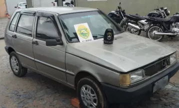 Carro roubado de idoso encontrado morto dentro de casa é localizado em Ponta Grossa, diz PM