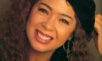 Irene Cara, cantora de trilhas dos filmes 'Flashdance' e 'Fame', morre aos 63 anos