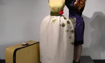 Vestido 'da sorte' de Elizabeth Taylor é achado em mala em Londres e vai a leilão