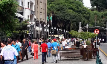 Copa do Mundo: veja o que abre e o que fecha em Curitiba durante jogo do Brasil nesta segunda (28)