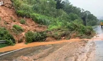 Principais estradas para litoral do Paraná e SC estão bloqueadas; veja rotas alternativas 