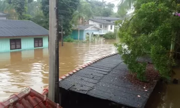 VÍDEO: Morretes e Guaratuba amanheceram alagadas nesta terça (29) após fortes chuvas atingirem litoral do Paraná
