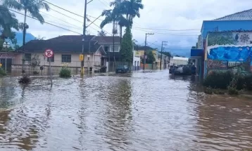 Polícia Civil do PR arrecada doações para vítimas de enchentes no litoral; veja como ajudar