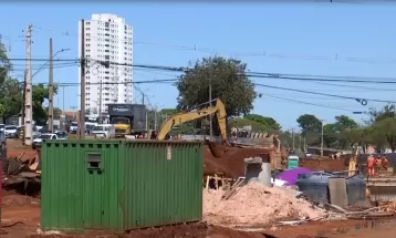 Prefeitura e empresa assinam novo aditivo e trincheira em Londrina fica para julho de 2023