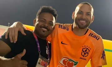 Goleiro Weverton convida amigo barbeiro para acompanhar seleção brasileira no Catar: 'Estou vivendo dias surreais'