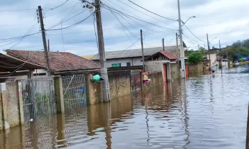 Bairros de São José dos Pinhais ficam debaixo d'água após fortes chuvas; FOTOS
