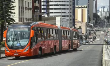 Transporte público de Curitiba será reforçado antes do jogo do Brasil nesta segunda (5); veja linhas