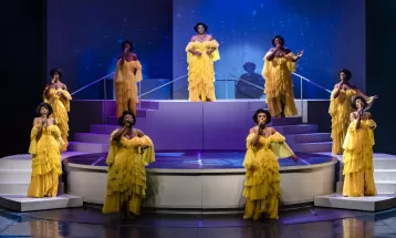 Musical sobre Alcione se engrandece no primeiro ato e perde linha evolutiva da dramaturgia no segundo