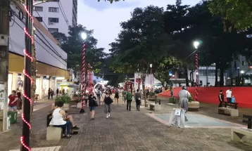 Comércio de Londrina tem horário estendido para festas de fim de ano a partir desta segunda (5); veja como fica