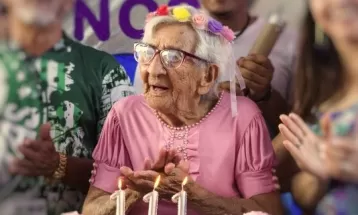 Idosa do Paraná completa 111 anos nesta segunda (5) e quer vitória do Brasil como presente: 'Meu palpite é 3 a 1'