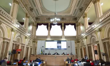 Câmara de Curitiba aprova em 1º turno desconto de 90% em imposto de transferência de imóveis para 'contratos de gaveta'; veja requisitos