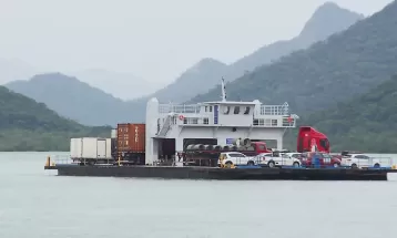 Secretário de infraestrutura do Paraná garante preparo para o verão em travessias do ferry-boat