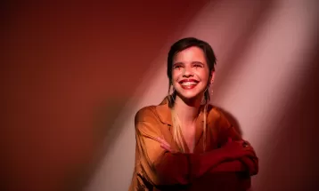 Anna Vis entrelaça músicas e poemas no primeiro álbum, 'Como um bicho vê'