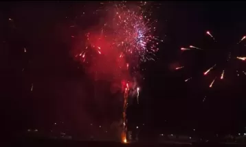 Soltar fogos de artificio pode gerar multa de até R$ 100 milhões em Londrina; prática virou infração ambiental