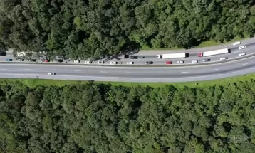 Restrições de circulação de caminhões nas BR-277 e BR-376 no Paraná começam nesta sexta (23) para feriado de Natal; veja detalhes