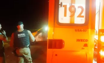 Caminhoneiros são encontrados amarrados às margens de rodovia do PR após terem seus veículos roubados