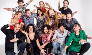 Barbatuques documenta a produção de sons corporais no primeiro songbook do grupo