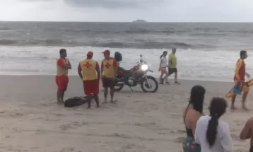 Bombeiros localizam segundo corpo em balneário de Matinhos