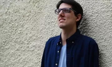 João Senise anuncia álbum 'After the love has gone' com single 'Part time lover' 