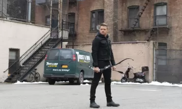 Jeremy Renner, ator de 'Gavião Arqueiro', passa por cirurgia após se acidentar limpando neve