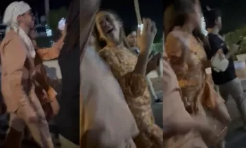 Bad Bunny atira celular de fã longe após se irritar com aproximação e faz crítica: 'Falta de respeito'