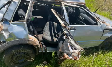 Casal morre em acidente com carro na PR-484; adolescente ficou ferida