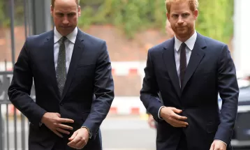 Príncipe Harry diz que William o derrubou no chão por causa de Meghan 