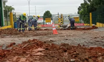 Grupo golpista tenta fechar acesso à refinaria no Paraná