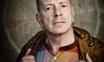 Ex-Sex Pistol John Lydon vai competir no Festival Eurovision com música que é uma carta de amor para a esposa 
