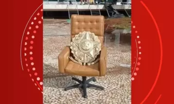 Cadeiras do STF e escultura do Planalto destruídas por terroristas foram projetadas por sobreviventes do Holocausto: 'É tristemente simbólico'