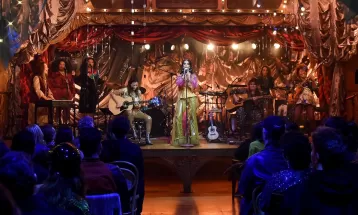 Manu Gavassi saboreia 'Fruto proibido' de Rita Lee com Liniker, Lucas Silveira e Tim Bernardes