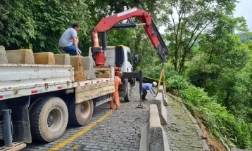 Estrada da Graciosa volta a ser liberada parcialmente para tráfego; entenda