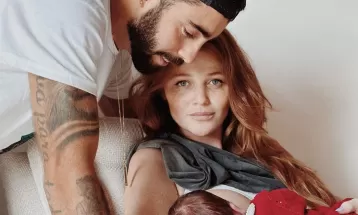 Aurora, filha de Pedro Scooby e Cíntia Dicker, recebe alta de hospital duas semanas após nascimento 
