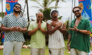 Filhos da Bahia se aconchegam nos colos dos pais no disco 'Bença!'