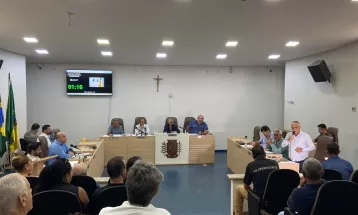 Vereadores de Ibiporã aprovam aumento de cerca de R$ 1 mil no próprio salário e reajuste de 23% para secretários